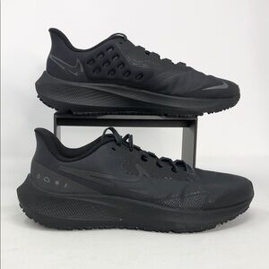 Nike Air Zoom Pegasus 39 Shield DO7725-001 Men’s Athletic Shoes - Size 9.5